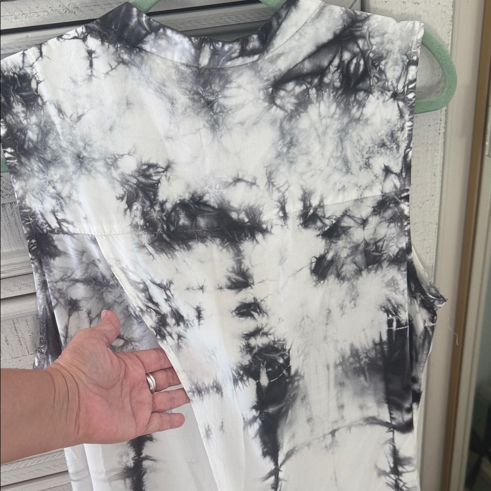 Rock & Republic Monochrome Sleeveless Blouse - Picture 4 of 5